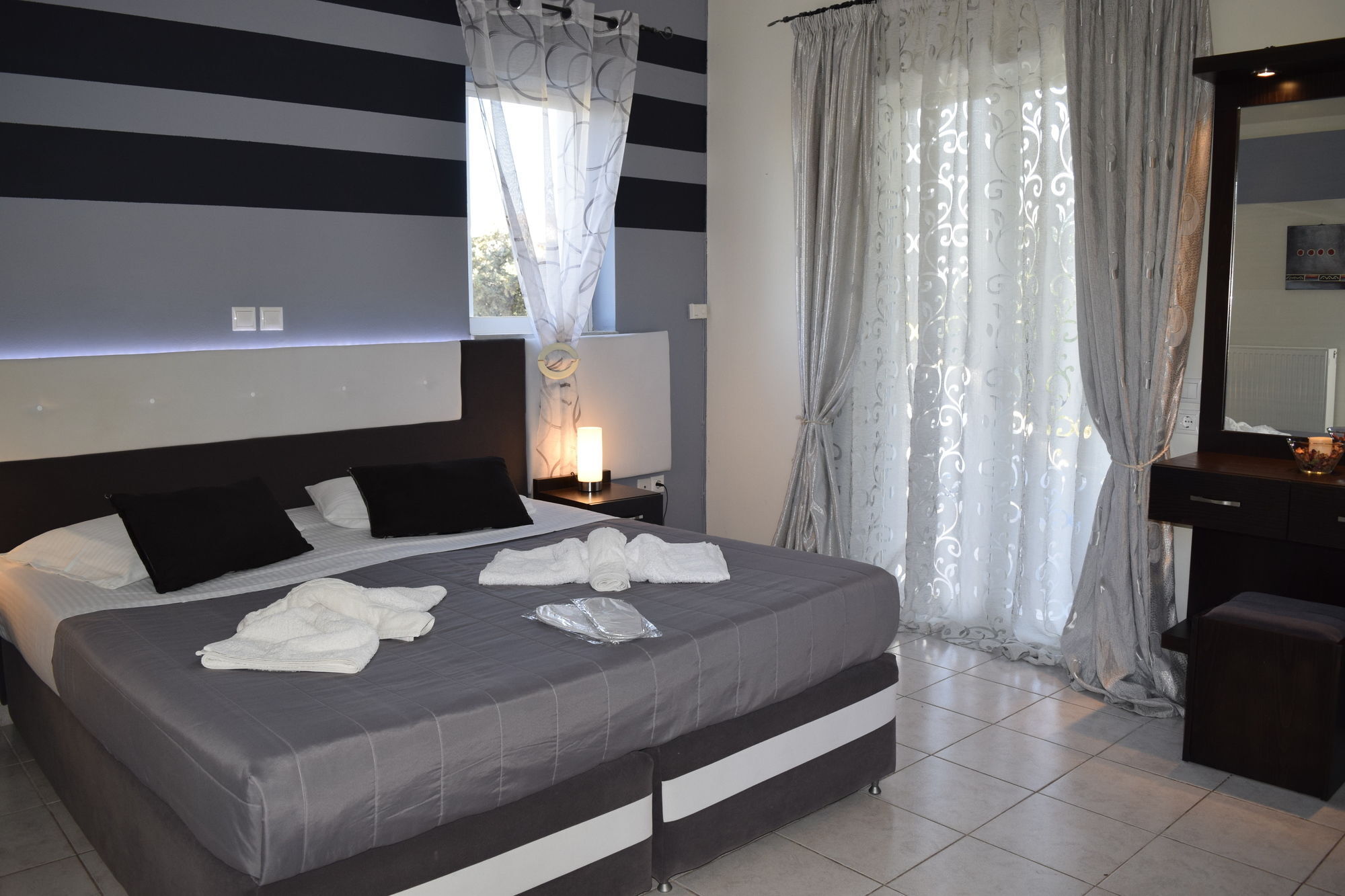 Shine Studios سكالا كالونيس المظهر الخارجي الصورة